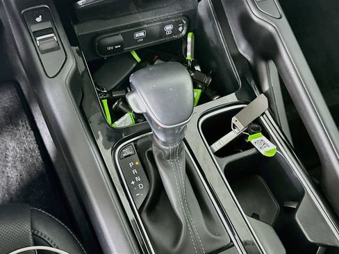 Used 2025 Kia Telluride S FWD image 25