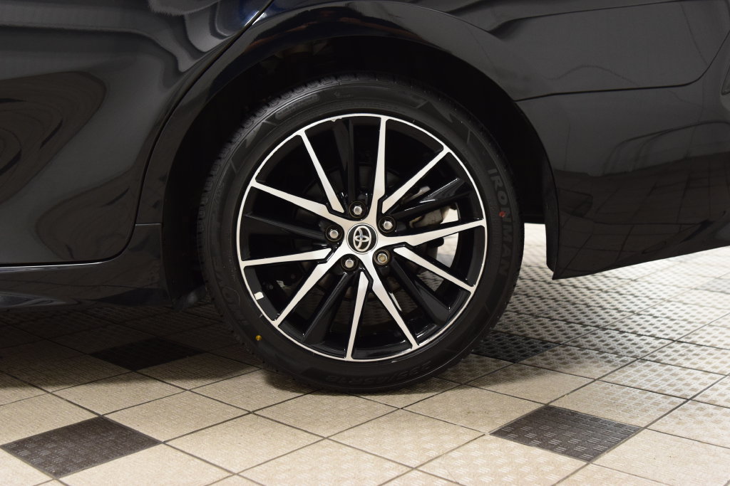 Used 2023 Toyota Camry SE w/ Cold Weather Package FWD image 22