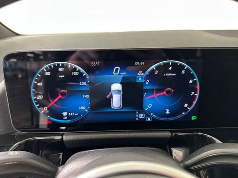 Used 2023 Mercedes-Benz GLA 250 4MATIC w/ Premium Package image 17