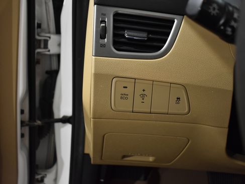 Used 2013 Hyundai Elantra GLS image 18