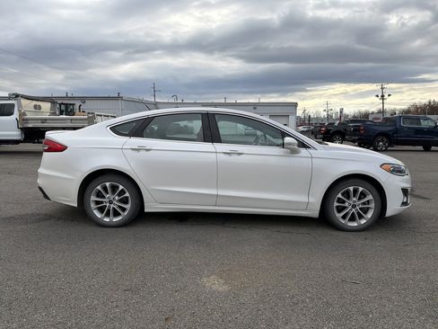 Used 2020 Ford Fusion Energi Titanium image 4
