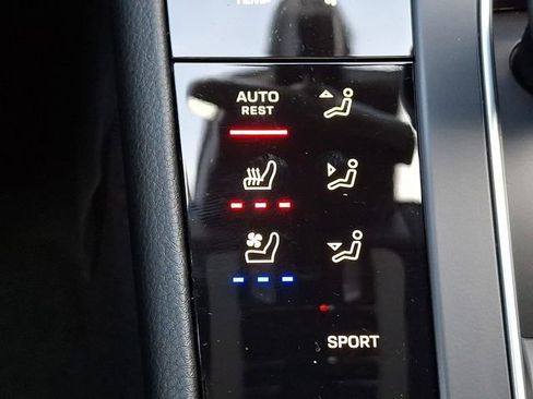 New 2025 Porsche Macan image 20