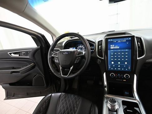 Used 2024 Ford Edge Titanium image 28