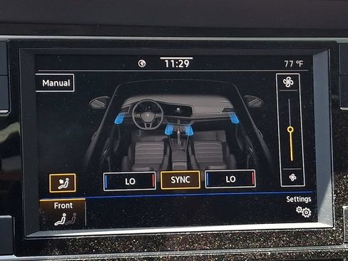 Used 2023 Volkswagen Jetta SE w/ Panoramic Sunroof Package FWD image 19