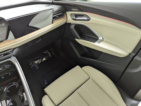 New 2025 Audi Q5 Premium Plus image 32