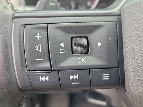 Used 2025 Nissan Rogue SV FWD image 17