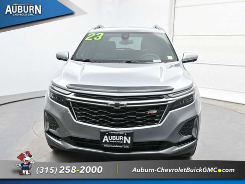 Used 2023 Chevrolet Equinox RS image 3