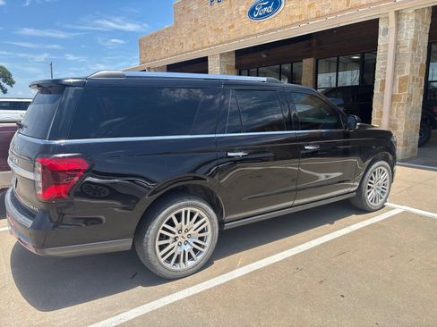 Used 2024 Ford Expedition Max Limited RWD image 3