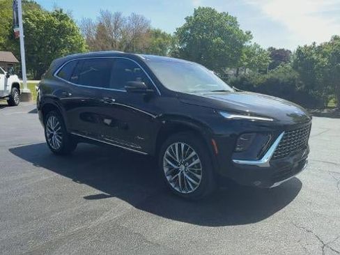 Certified 2025 Buick Enclave Avenir w/ Super Cruise Package AWD/4WD image 2