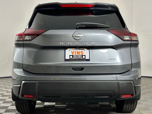 Used 2025 Nissan Rogue S image 25