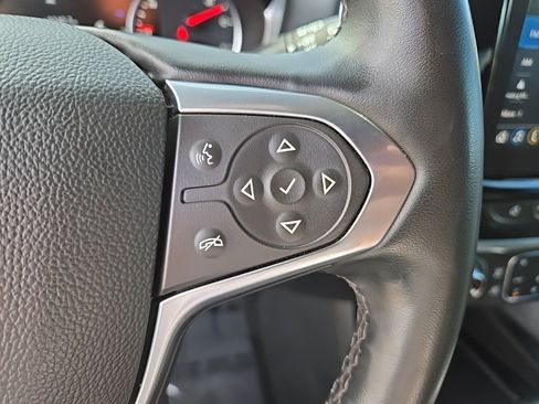 Used 2023 Chevrolet Traverse Premier image 32
