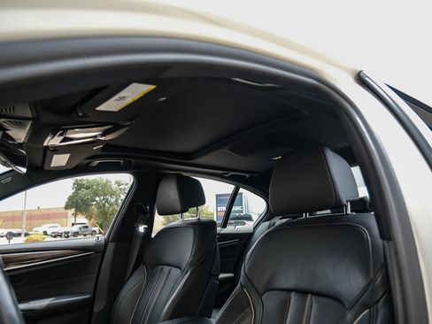 Used 2019 BMW 540i xDrive AWD/4WD image 29