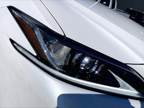 Used 2025 Lexus ES 350 w/ Premium Package image 28