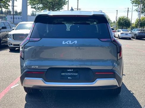 Used 2024 Kia EV9 Wind AWD/4WD image 10