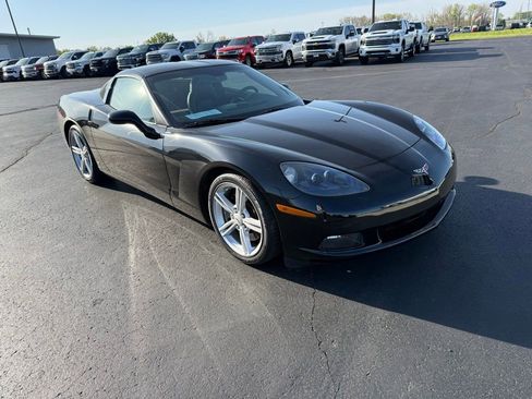 Used 2008 Chevrolet Corvette Coupe w/ Z51 Performance Package RWD image 3