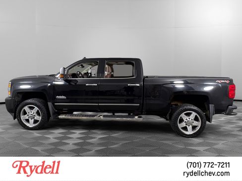 Used 2016 Chevrolet Silverado 2500 High Country w/ Duramax Plus Package image 2