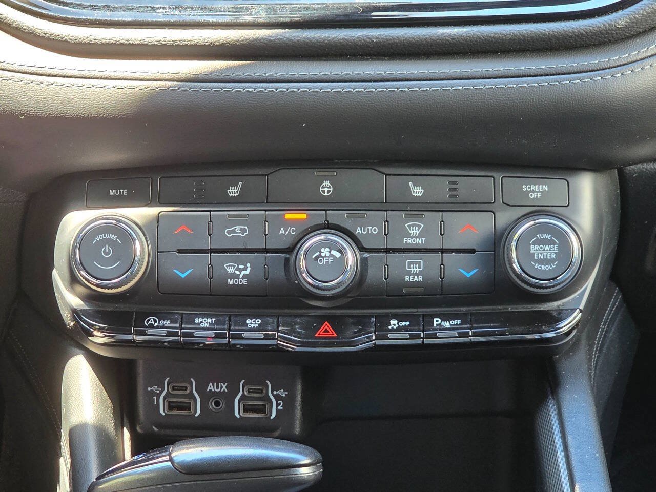 Used 2022 Dodge Durango GT w/ Blacktop Package AWD/4WD image 25