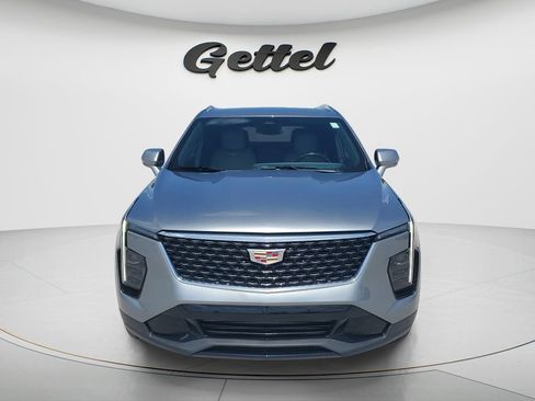 Used 2025 Cadillac XT4 Premium Luxury FWD image 2