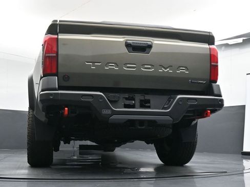 Used 2024 Toyota Tacoma Trailhunter image 37