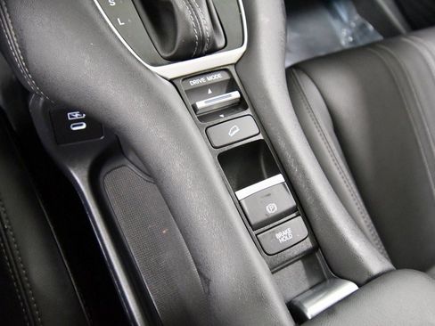 Certified 2024 Honda HR-V EX-L image 27