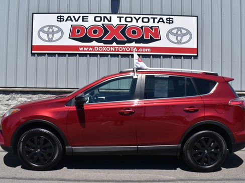 Certified 2018 Toyota RAV4 LE w/ All Weather Liner Package AWD/4WD image 4