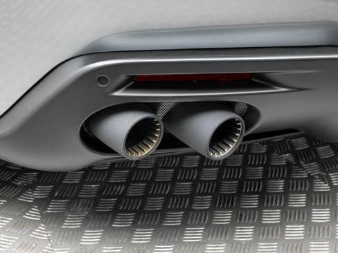 Certified 2024 Ferrari Roma image 39