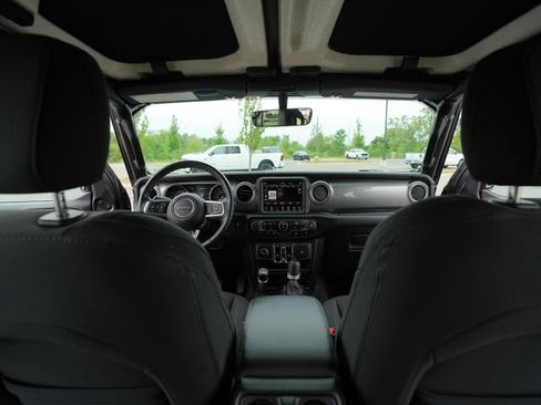 Used 2020 Jeep Wrangler Unlimited Sahara AWD/4WD image 24