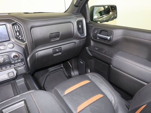 Used 2021 GMC Sierra 1500 AT4 w/ Technology Package image 11