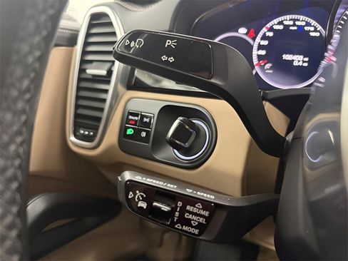 Used 2019 Porsche Cayenne S image 14