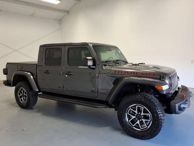 Used 2025 Jeep Gladiator Rubicon w/ Convenience Group AWD/4WD image 2