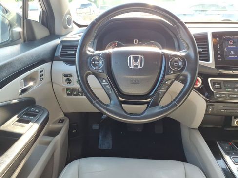 Used 2017 Honda Pilot Touring image 5