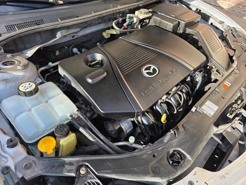 Used 2004 MAZDA MAZDA3 s w/ Moonroof & 6-CD Pkg image 23