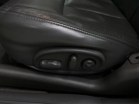 Used 2004 Pontiac Bonneville SE w/ Leather Appointment Package image 22