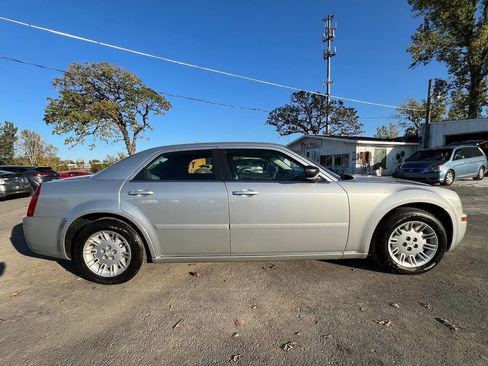 Used 2006 Chrysler 300 image 5