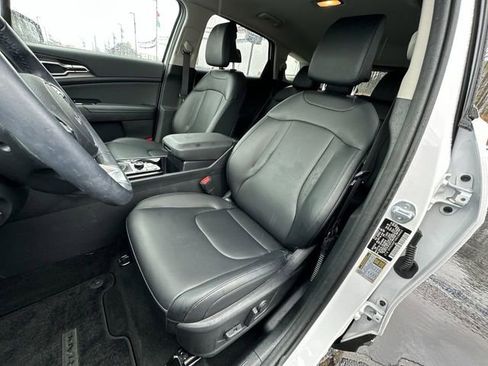 Used 2024 Kia Sportage EX image 19