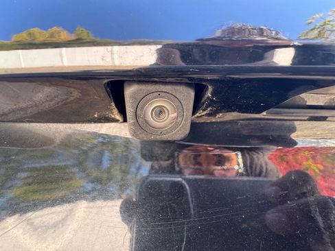 Used 2014 Toyota Camry LE image 21