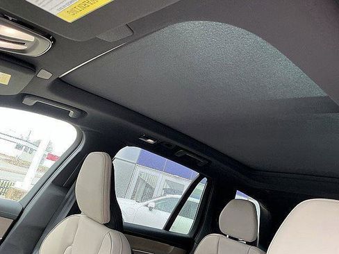 New 2026 Volvo XC90 T8 Plus w/ Protection Package AWD/4WD image 17