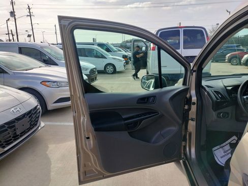Used 2020 Ford Transit Connect XL image 18