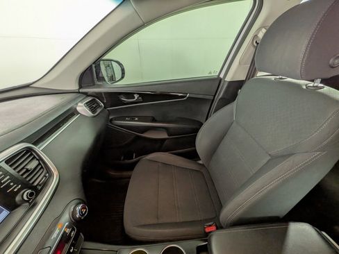 Used 2020 Kia Sorento S image 27