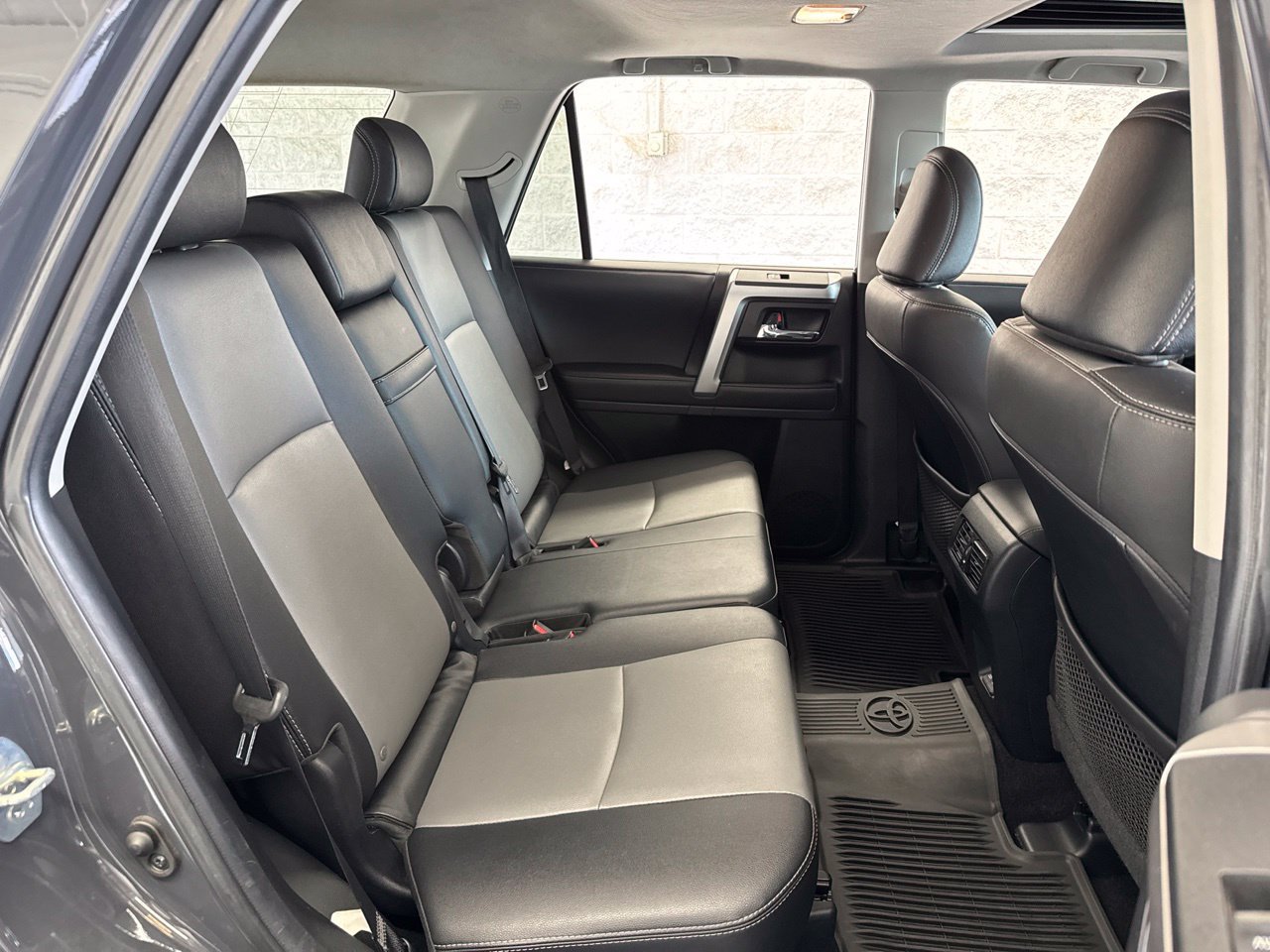 Used 2024 Toyota 4Runner SR5 Premium w/ Moonroof Package AWD/4WD image 44