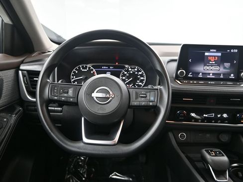 Used 2023 Nissan Rogue SV image 31