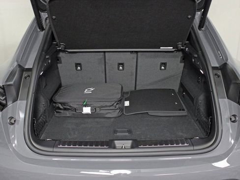 Used 2025 Porsche Macan Electric image 14