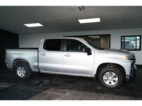 Used 2021 Chevrolet Silverado 1500 LT AWD/4WD image 8