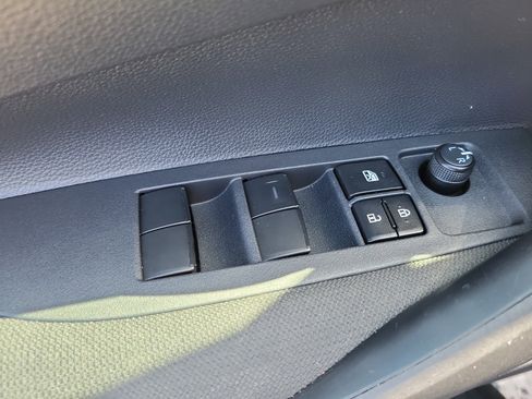 Used 2025 Toyota Corolla LE image 19