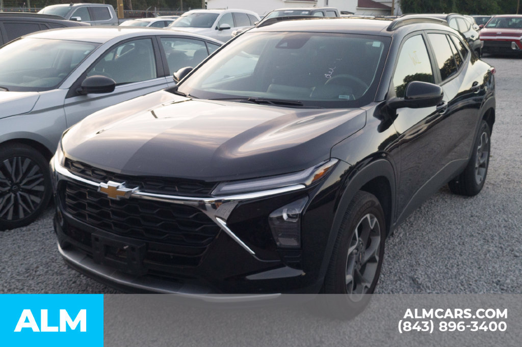 Used 2025 Chevrolet Trax LT FWD image 21