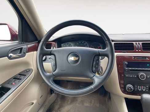 Used 2009 Chevrolet Impala LTZ FWD image 12