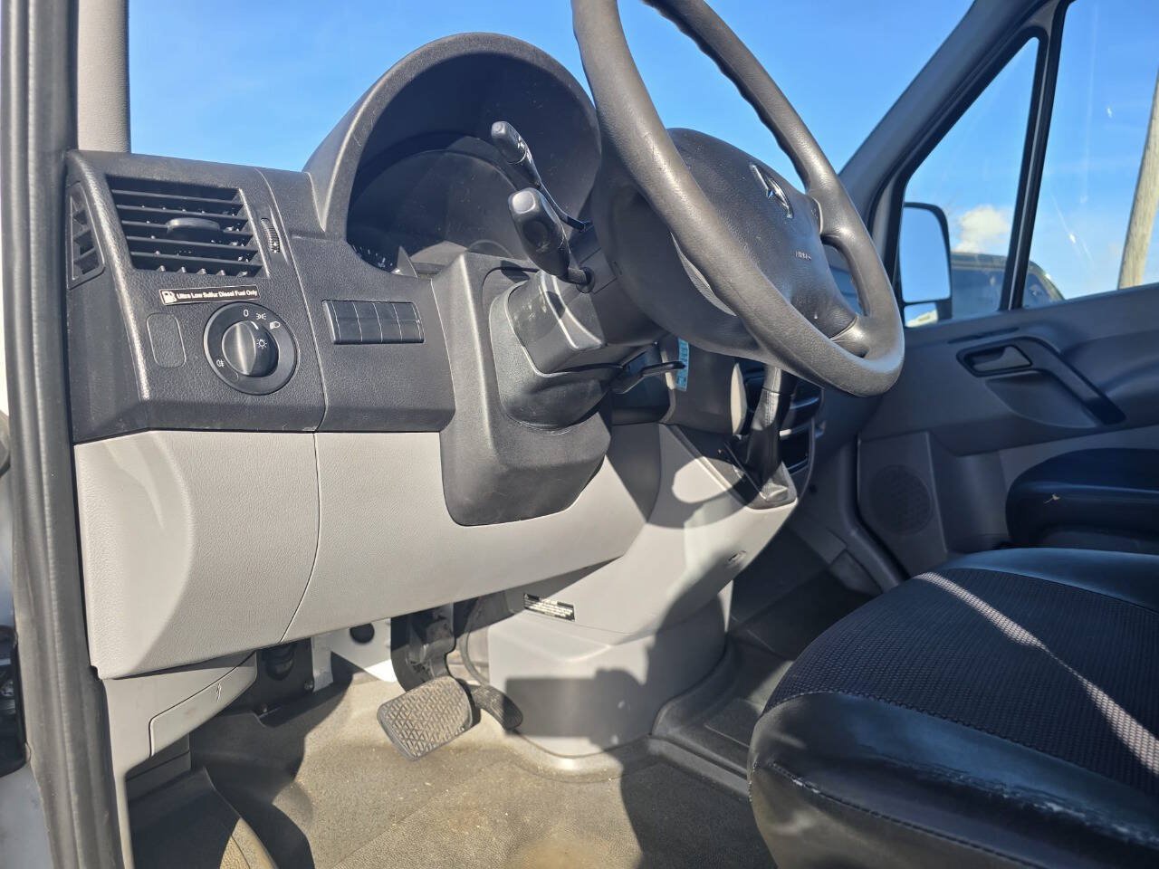 Used 2012 Mercedes-Benz Sprinter 2500 image 9