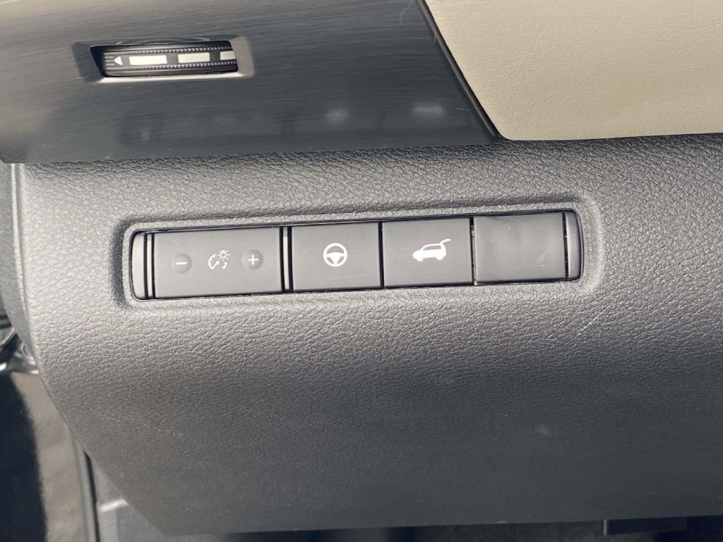 Used 2026 Nissan Pathfinder SL FWD image 23