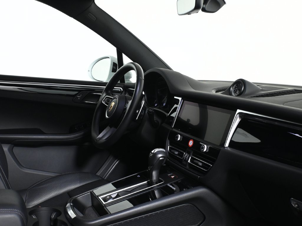 Used 2023 Porsche Macan S AWD/4WD image 37