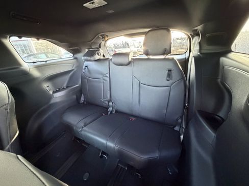Used 2026 Toyota Sienna Platinum image 11